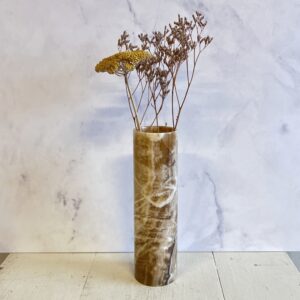 Fransk vase i slebet natursten