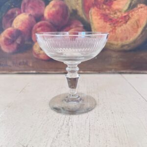 Fransk champagneskål i slebet glas