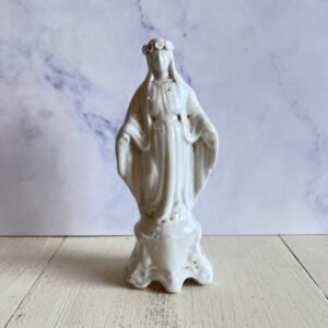 Hvid fransk Madonna-figur i porcelæn
