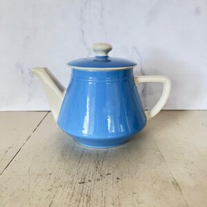 Fransk Villeroy & Boch tekande i blå og cremehvid