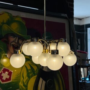 Antik italiensk loftlampe i messing med opalglaskugler