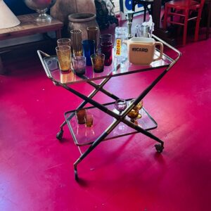 Antik fransk barvogn i messing og glas