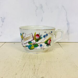 Antik fransk souvenir kop i porcelæn med blomstermotiv